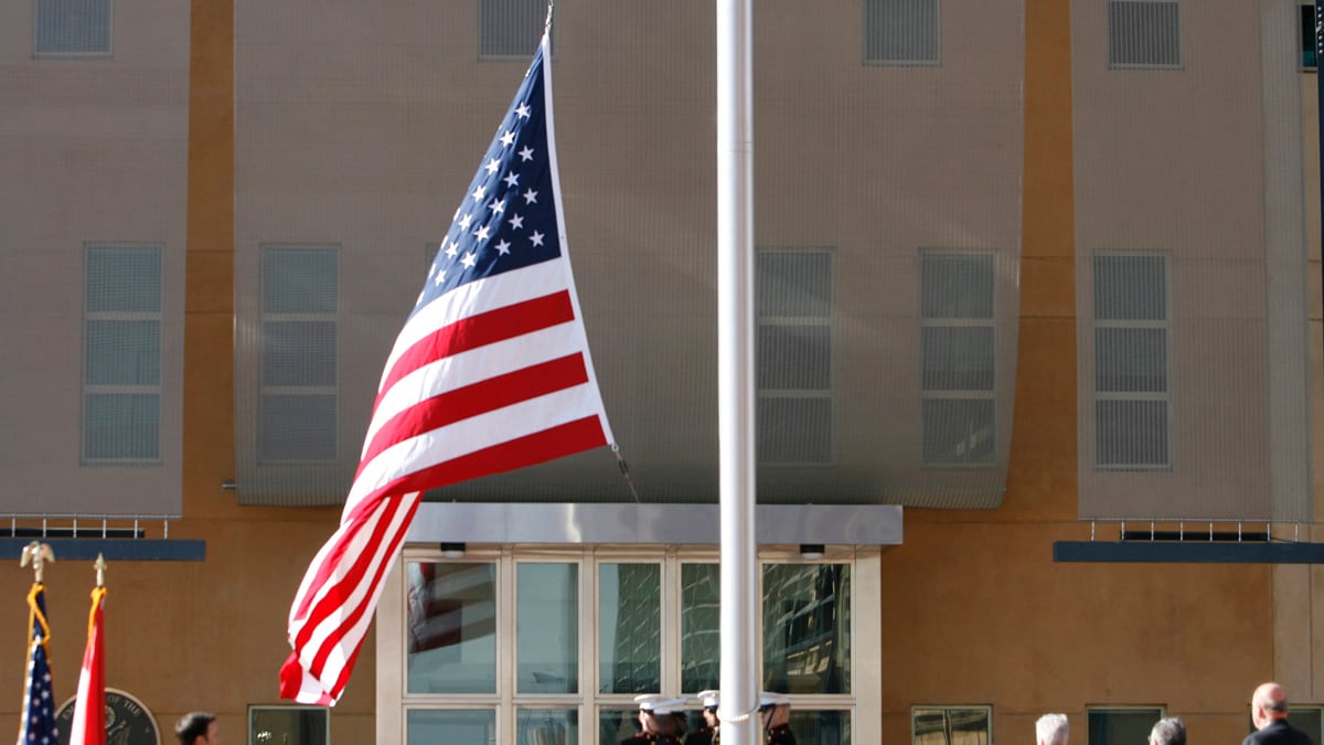 cheats/2012/02/07/u-s-to-right-size-iraq-embassy/us-embassy-iraq-cheat_oa85wz