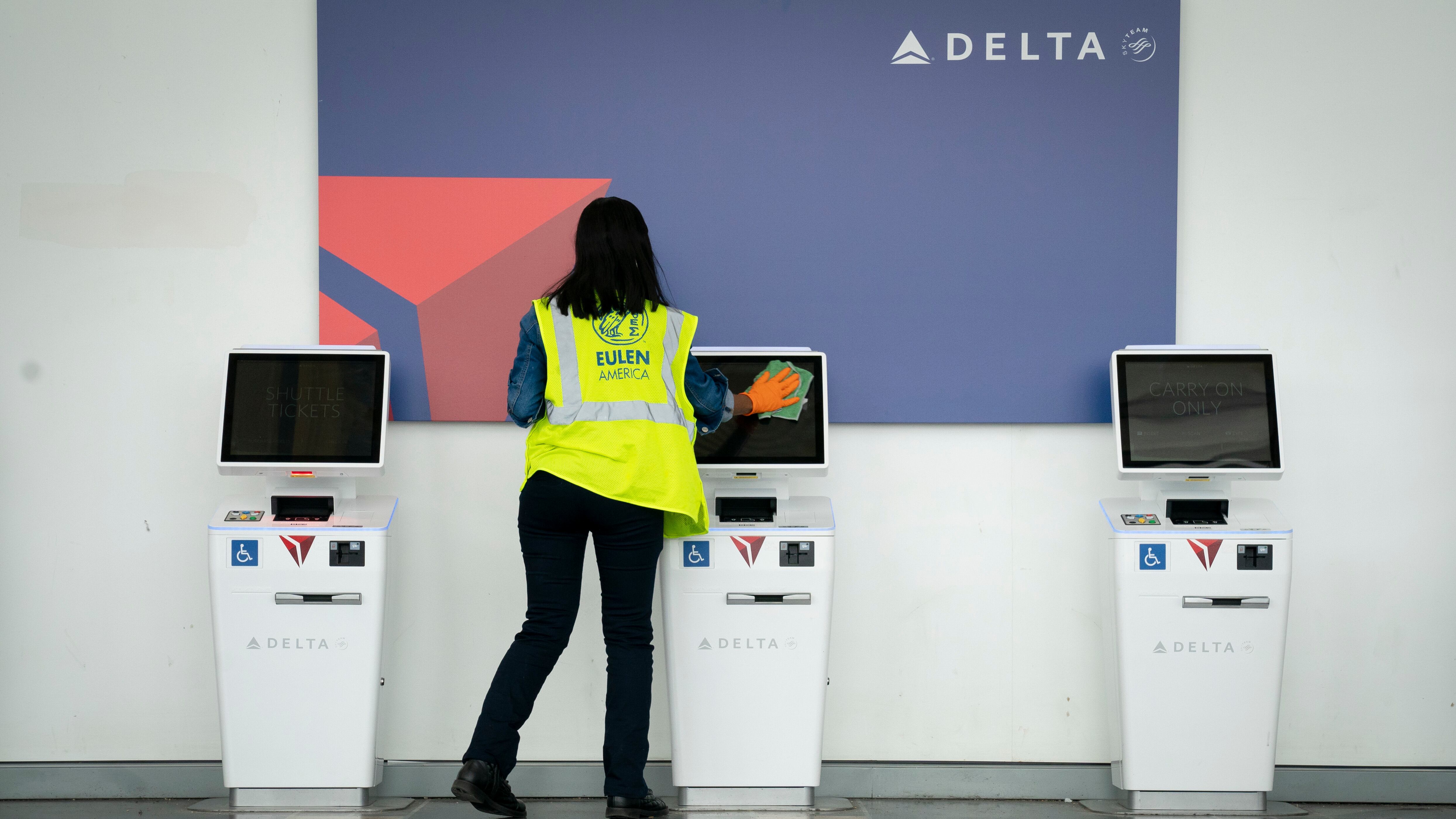 Delta Airlines to Passengers Who Say They Can’t Wear a Mask: Prove It