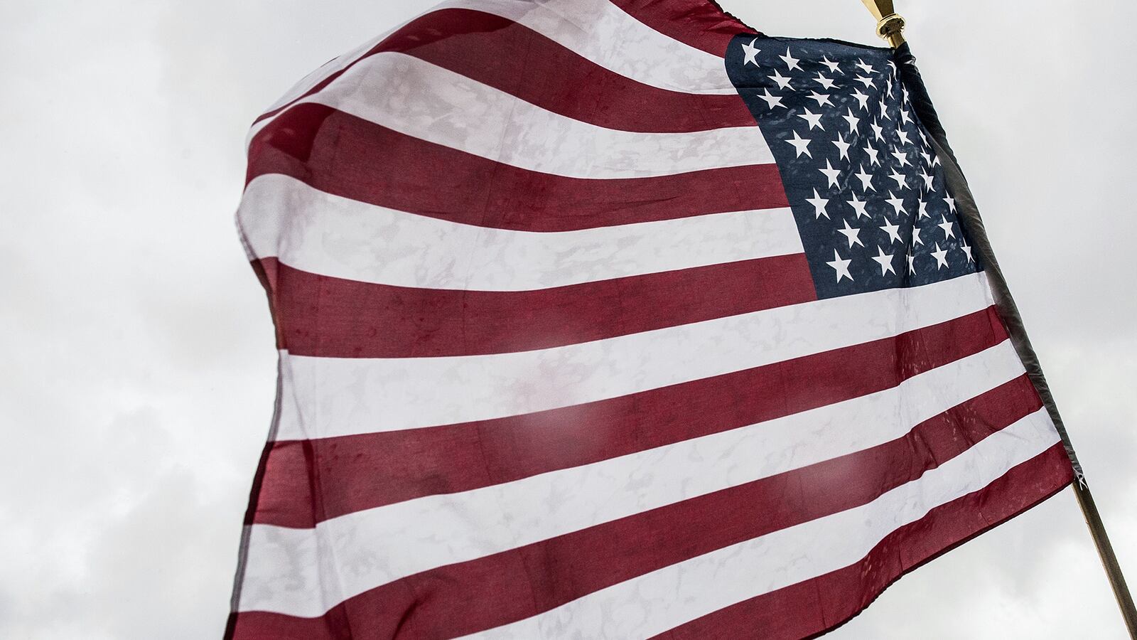 cheats/2015/06/30/teacher-fired-for-stepping-on-flag/150630-teacher-flag-cheat_odqls9