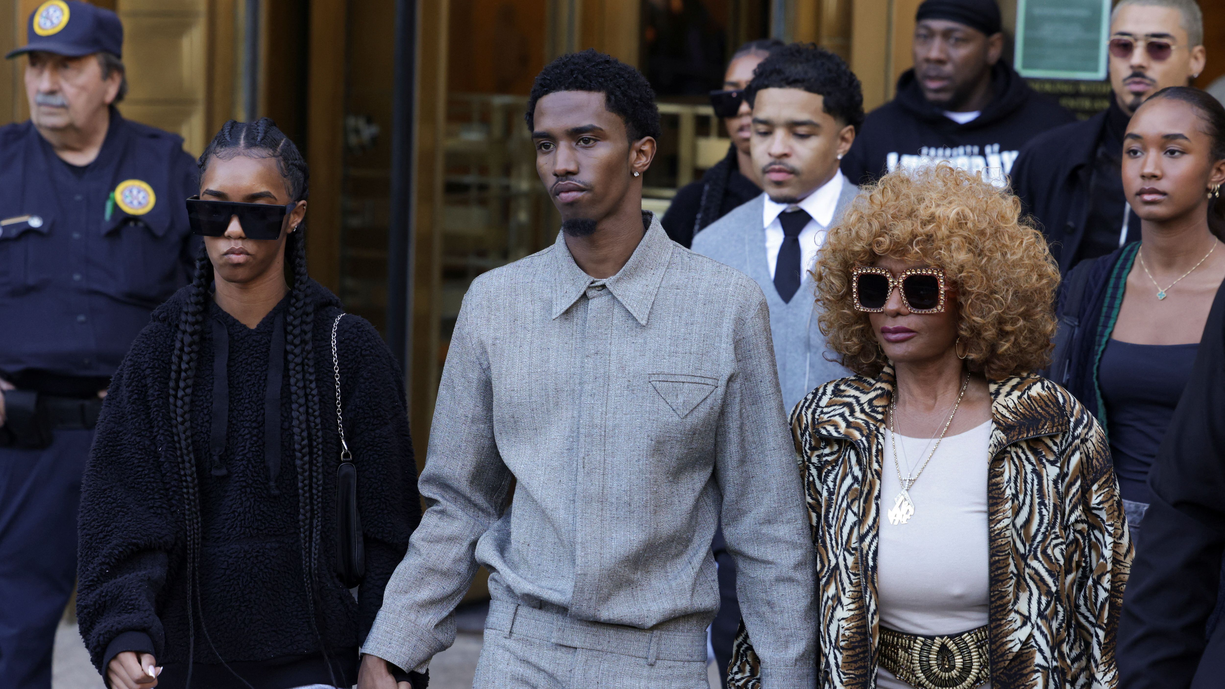 Sean 'Diddy' Combs' Mom Heckled as She and His Kids Support Him in Court